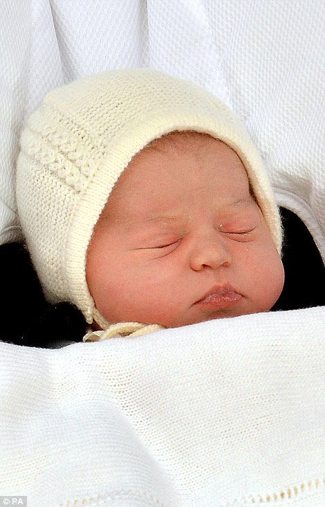 夏洛特小公主一周歲啦！王室發(fā)布最新照片（組圖）