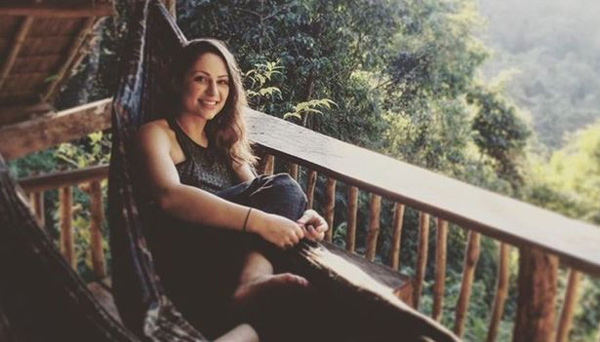 女接待員因拒穿高跟鞋被打發回家