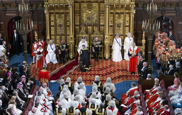 純正英倫腔:英國女王2016年議會演講