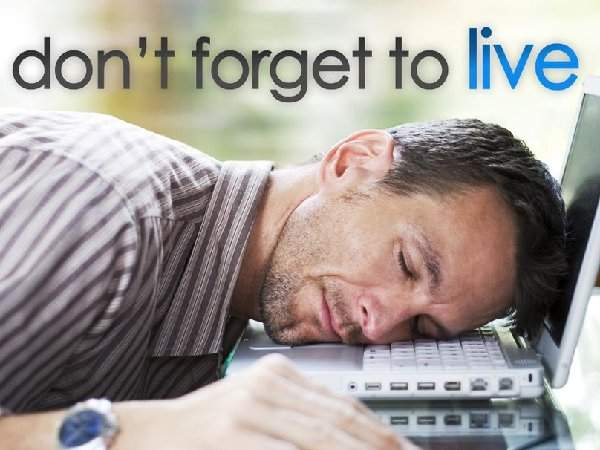 “有錢無閑”還是“無錢也無閑”?