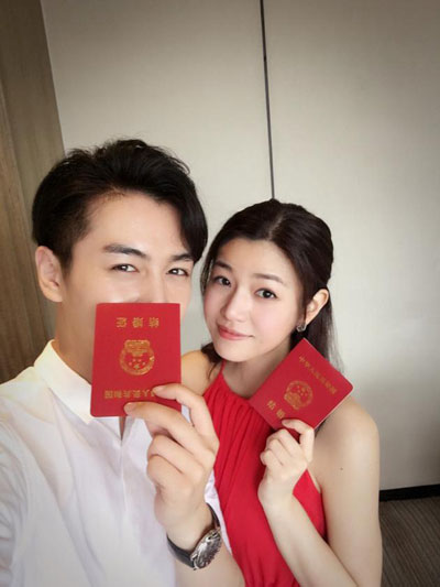 霍建華結婚！陳妍希領證！胡歌今年隨的份子錢有點多……
