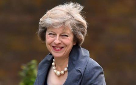 英國首相:鞋子是最愛,對鼻子不滿意