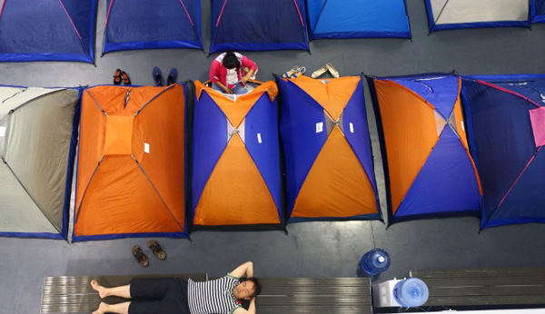 中國大學里為何突現“愛的帳篷”