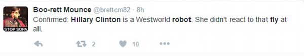 網友炸了:蒼蠅落在臉上也無感,希拉里是機器人?