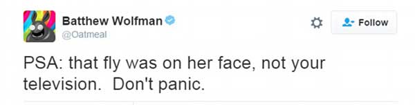 網友炸了:蒼蠅落在臉上也無感,希拉里是機器人?