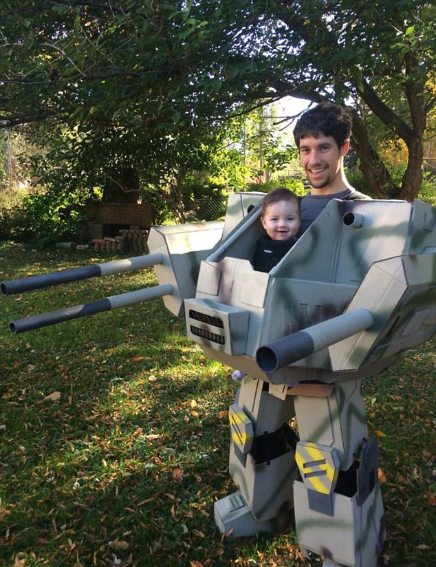 天才父母萬(wàn)圣節(jié)搞怪親子裝火遍網(wǎng)絡(luò)（組圖）