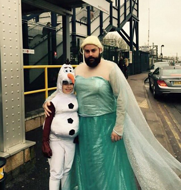 天才父母萬圣節搞怪親子裝火遍網絡（組圖）