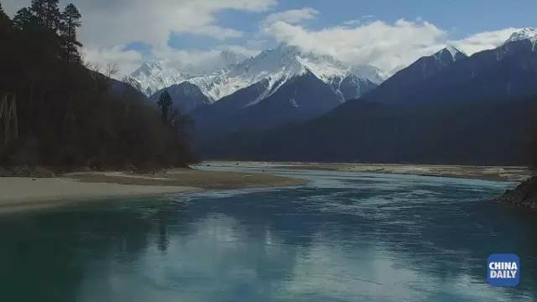 小康之路:他們曾經是伐木人,如今卻成了護林員和藏香廠老板丨解碼中國