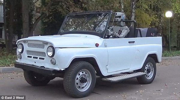 俄羅斯研發超級機器人 會開車以后還將上太空工作