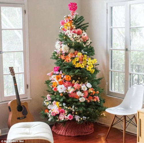 還在擺放傳統的圣誕樹?快來試試圣誕“枕”、圣誕“書”和圣誕“花”!