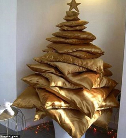 還在擺放傳統的圣誕樹?快來試試圣誕“枕”、圣誕“書”和圣誕“花”!