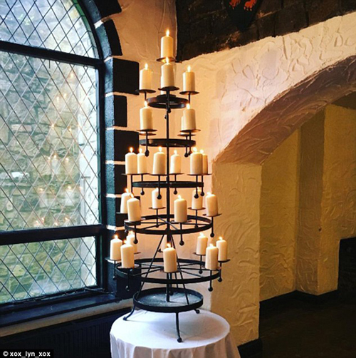 還在擺放傳統的圣誕樹?快來試試圣誕“枕”、圣誕“書”和圣誕“花”!