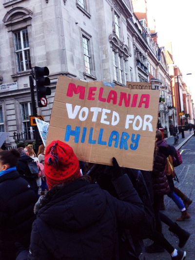 示威標語太有才 看川普花式被涮(組圖)