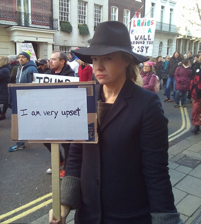 示威標語太有才 看川普花式被涮(組圖)