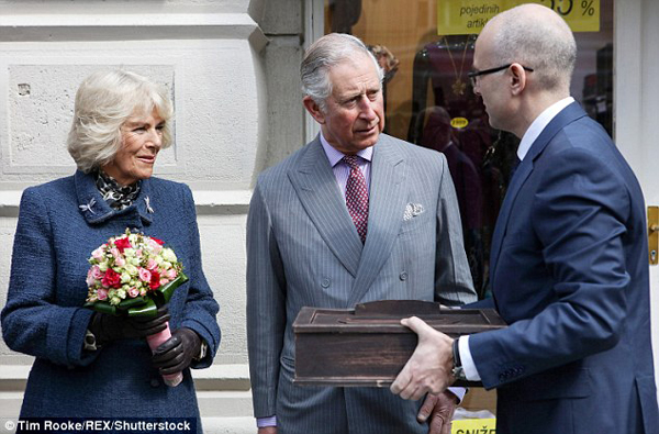 英王室收到的最奇葩禮物 種子、辣椒、高腳杯