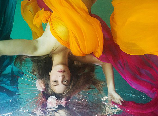 懷個孕都這么美!碧昂絲大肚照人氣創紀錄