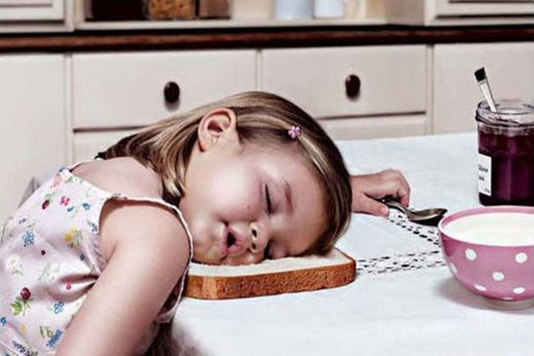 吃太飽“食物昏迷”？