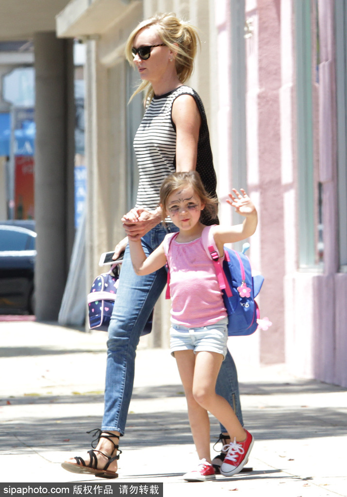 又到一年開學季 盤點好萊塢萌娃星二代上學路（組圖）