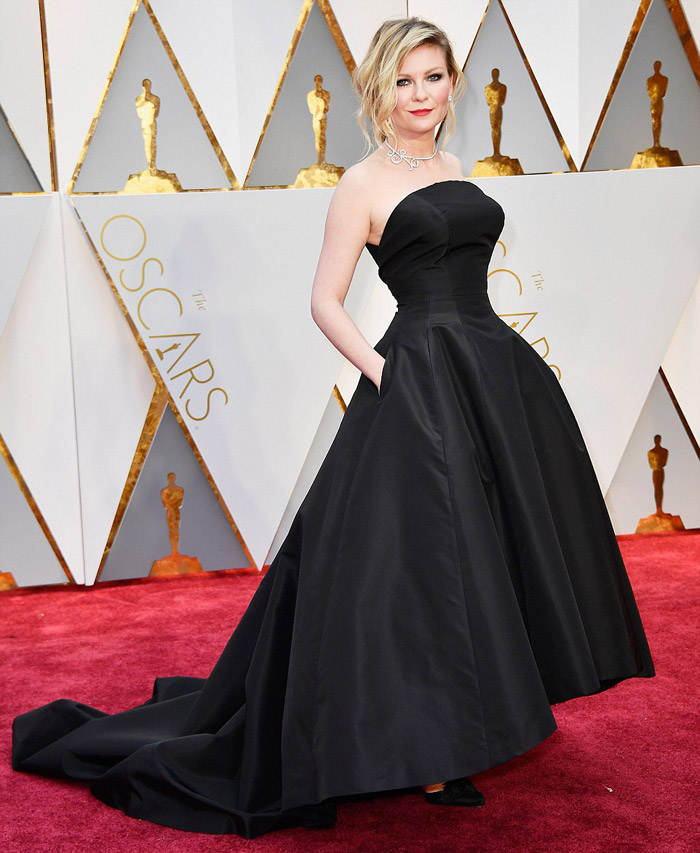 第89屆奧斯卡紅毯秀進行時：眾美云集星光熠熠（組圖）