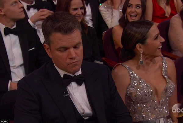 奧斯卡上演大烏龍 《愛樂之城》誤搶《月光男孩》獎杯