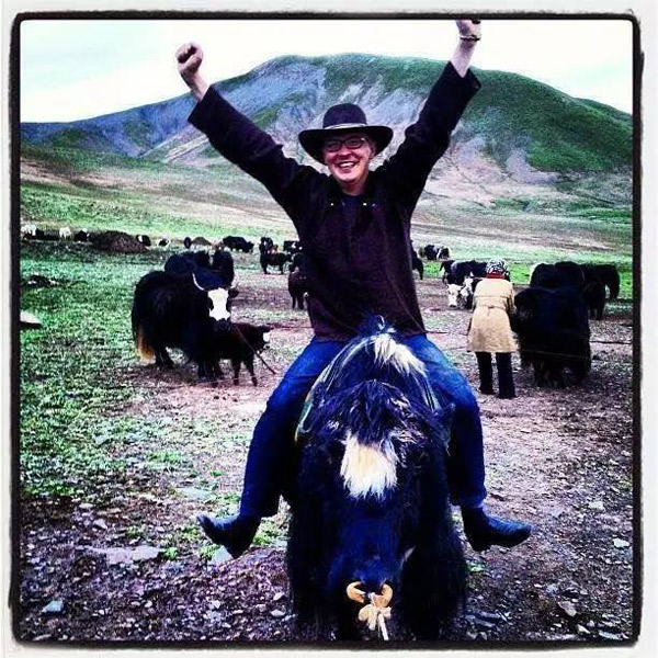 每天只用一分鐘,讓你身臨其境“學(xué)”兩會 | 艾瑞克跑兩會