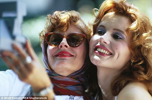 智商堪比愛因斯坦 盤點好萊塢隱藏的學霸明星