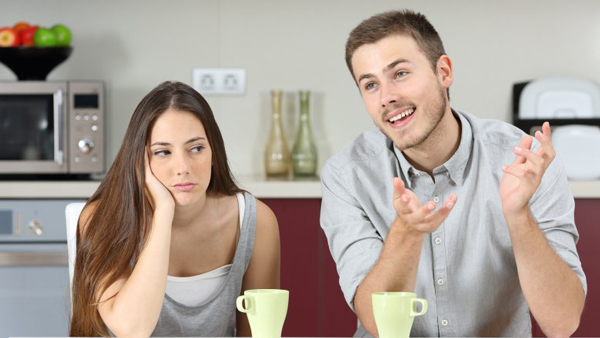 這8種跡象表明，你喜歡的他只把你當朋友