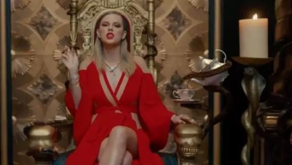 霉霉新歌MV懟遍新仇舊恨,“鉆石洗澡水”價值不菲