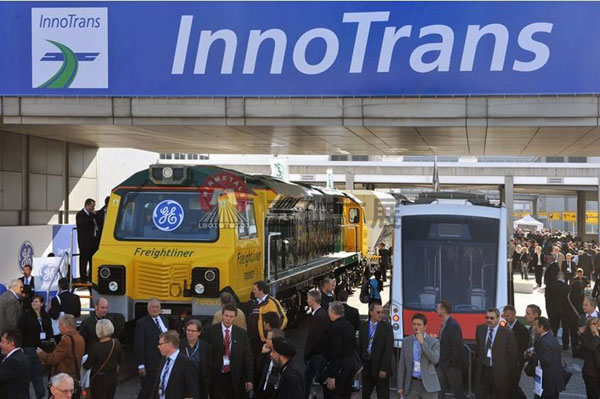 德國男子目擊車禍“見死不救”還圍觀拍視頻！