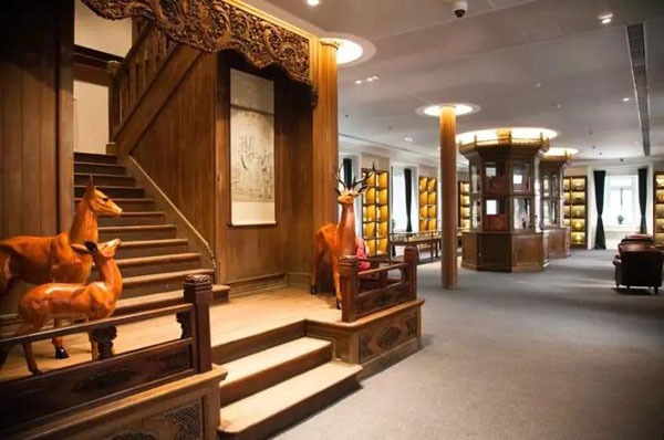 習近平特朗普同游故宮！那些讓特朗普驚嘆的殿、樓、齋，用英文怎么說？