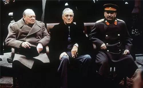 丘吉爾的“至暗時(shí)刻”：抑郁就像只“黑狗”，一有機(jī)會(huì)就咬住我不放