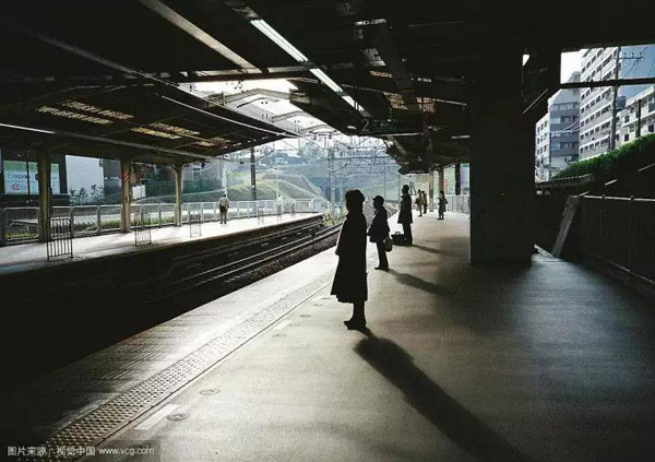 丘吉爾的“至暗時(shí)刻”：抑郁就像只“黑狗”，一有機(jī)會(huì)就咬住我不放