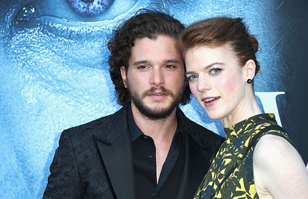 雙語(yǔ)盤(pán)點(diǎn):2017年發(fā)糖的名人CP,你覺(jué)得哪一對(duì)最甜?