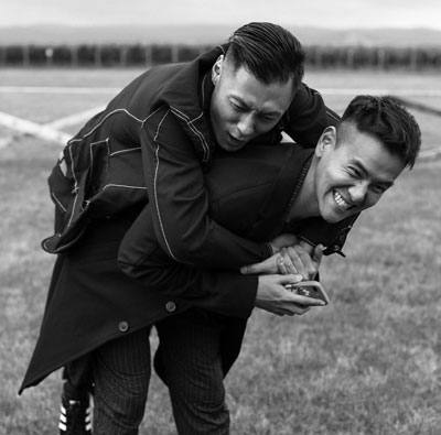 雙語盤點:2017年發(fā)糖的名人CP,你覺得哪一對最甜?