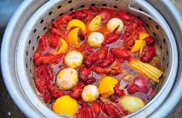 2017全國美食消費(fèi)報告出爐，大家最愛吃這個菜！