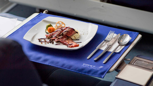 日本航空公司:300元讓你坐頭等艙去巴黎