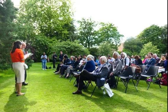 五百年來首次！劍橋大學(xué)國(guó)王學(xué)院合唱團(tuán)發(fā)布中文歌曲，這兩首歌是……