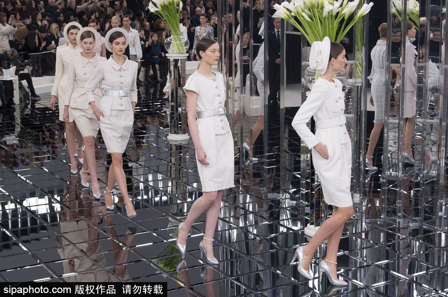 炫酷！比衣服更夢幻的是香奈兒的秀場布景（組圖）