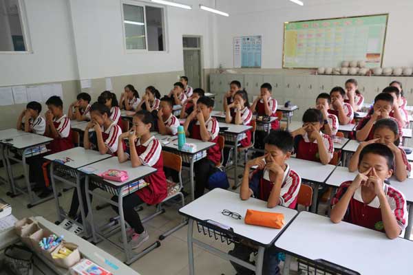 手機看多了眼睛累？七種辦法幫你消除眼疲勞