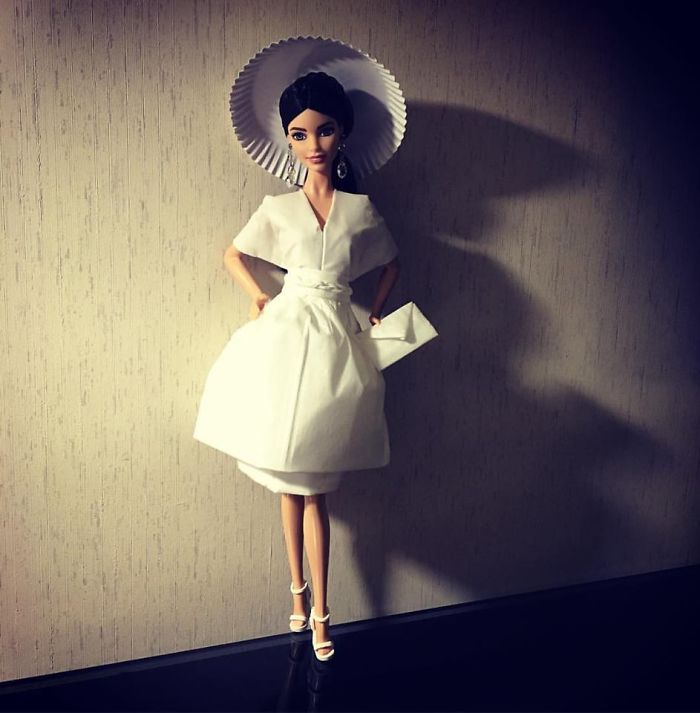 用衛生紙給芭比娃娃做的婚紗 你最喜歡哪一件？（組圖）