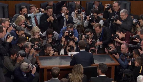 扎克伯格出席聽證會遭輪番拷問，這氣氛有點尬