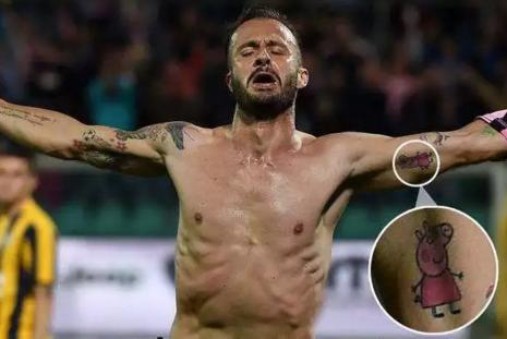 “小豬佩奇身上紋，掌聲送給社會人”這只粉紅豬憑啥火了？