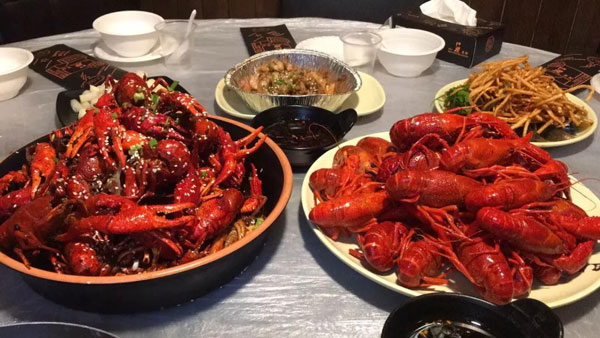 小龍蝦”的英語是small lobster嗎?