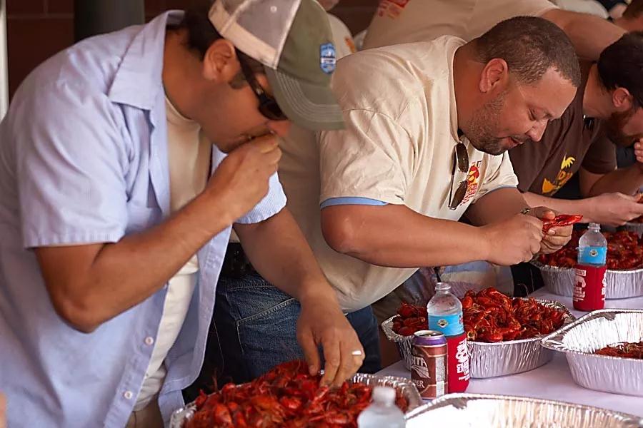 小龍蝦”的英語是small lobster嗎?