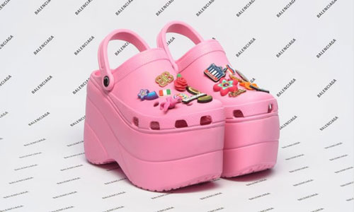 巴黎世家再次被網友吐槽,這件男士上衣畫風也是一言難盡