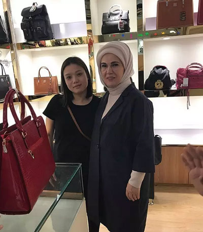 北京秀水街女老板全英文砍價,野路子口語逆天了(視頻)