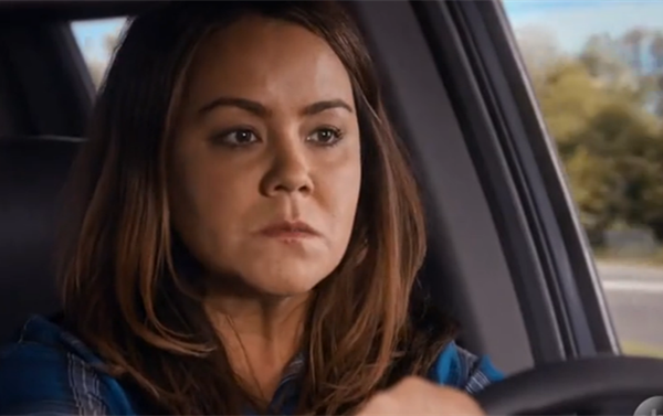 看美劇學口語:“你真不會配不上她!”