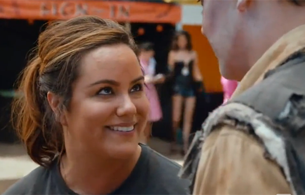 看美劇學口語:“你真不會配不上她!”