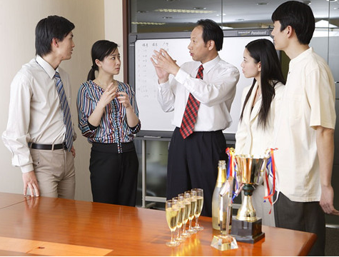 如何用英語提出意見?掌握這五大步驟就不用愁