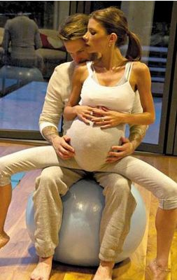 維多利亞產女 小貝喜得千金